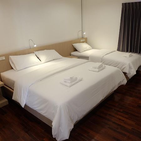 F Plus F Hostel Чиангмай Екстериор снимка