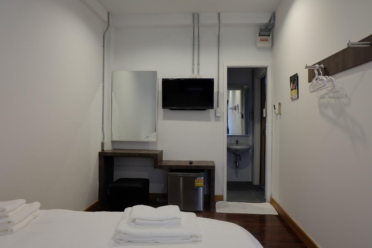 F Plus F Hostel Чиангмай Екстериор снимка