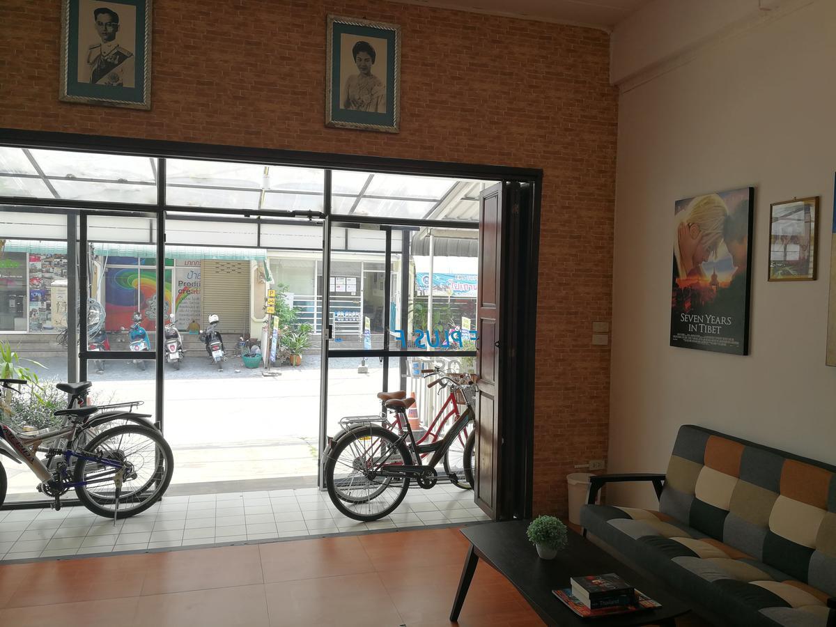 F Plus F Hostel Чиангмай Екстериор снимка