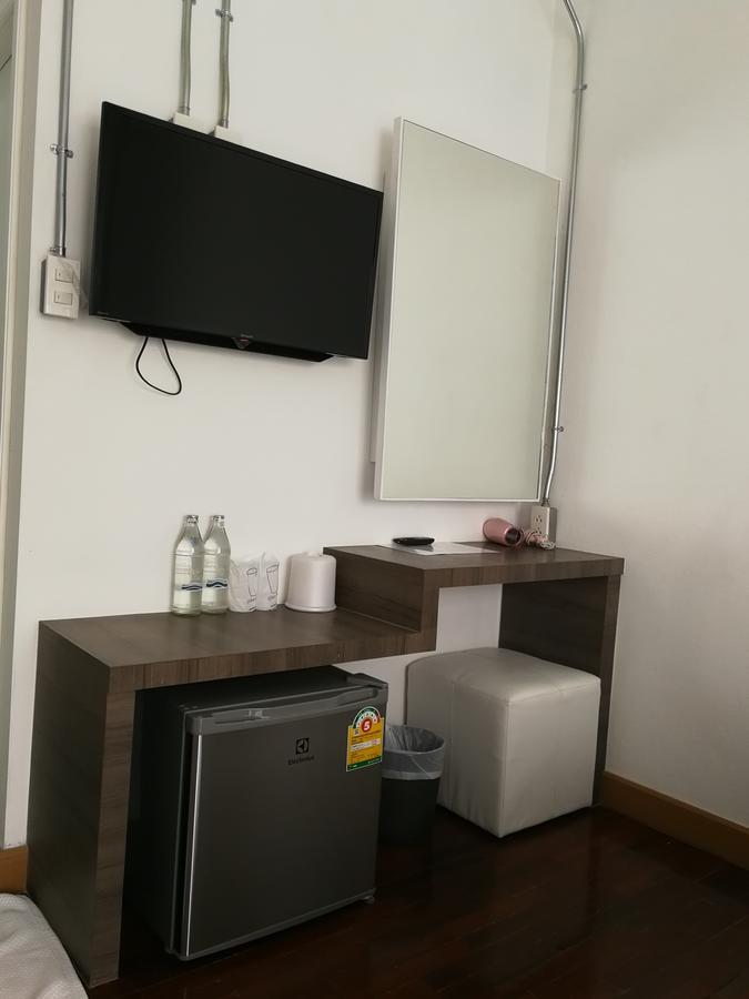 F Plus F Hostel Чиангмай Екстериор снимка